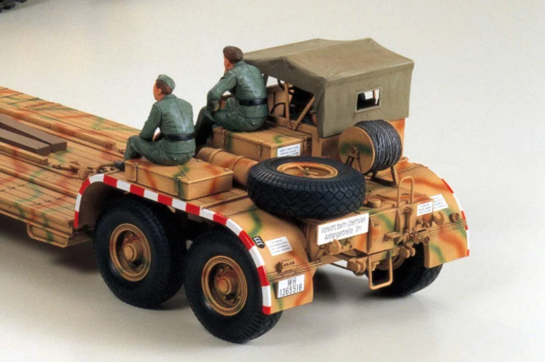 Tamiya 300035246 - Modellino veicolo speciale a motore 9 della seconda guerra mondiale realizzato in scala 1:35 (12)