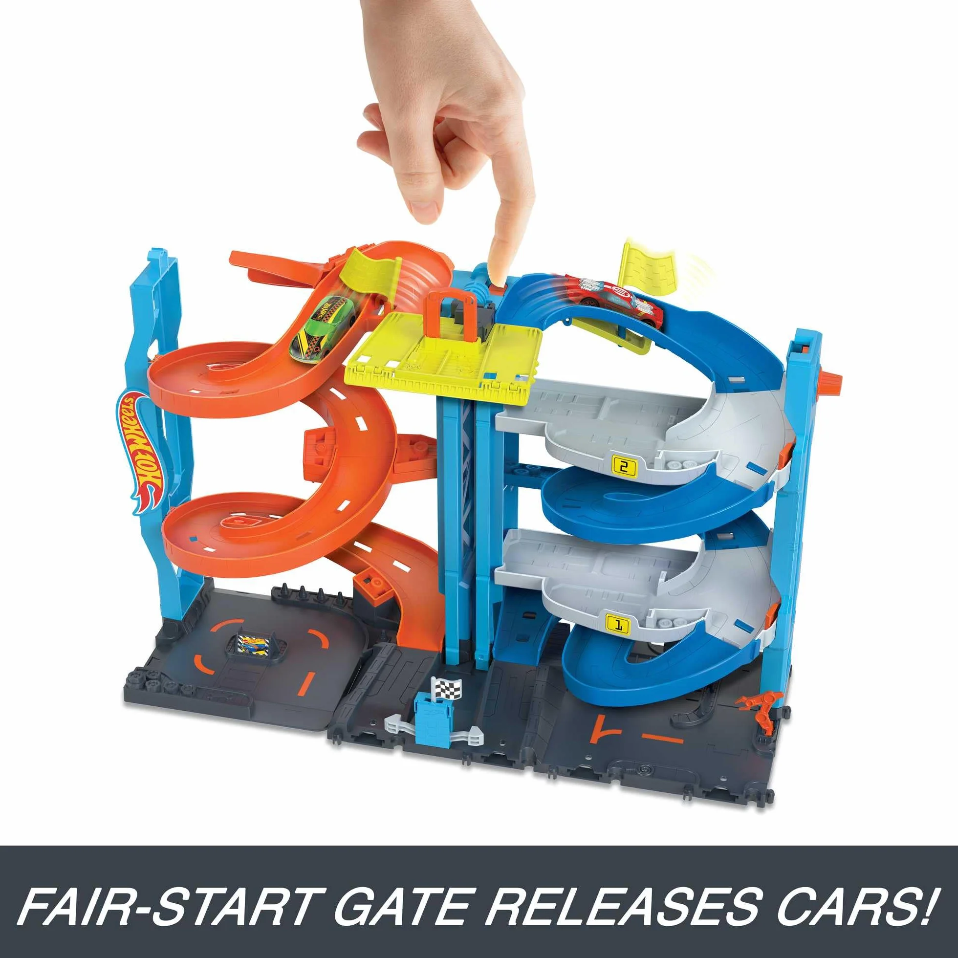 Hot Wheels City playset con pista e 1 macchinina Hot Wheels, torre 2 in 1 da modalità corsa singola a doppia, ascensore azionato manualmente incluso, HKX43