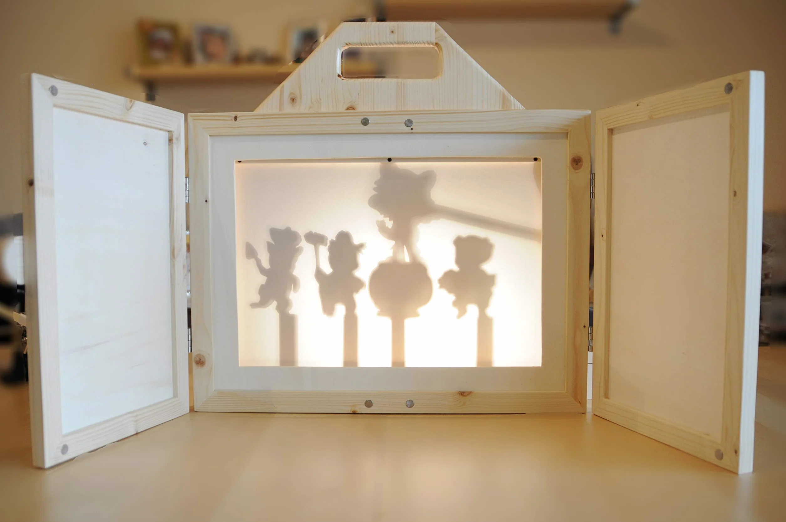 Teatrino in Legno fatto a Mano. Kamishibai. Gioco portatile per Bambini con Teatro Giapponese delle Ombre per Marionette. Japanese Paper Theater Handmade.