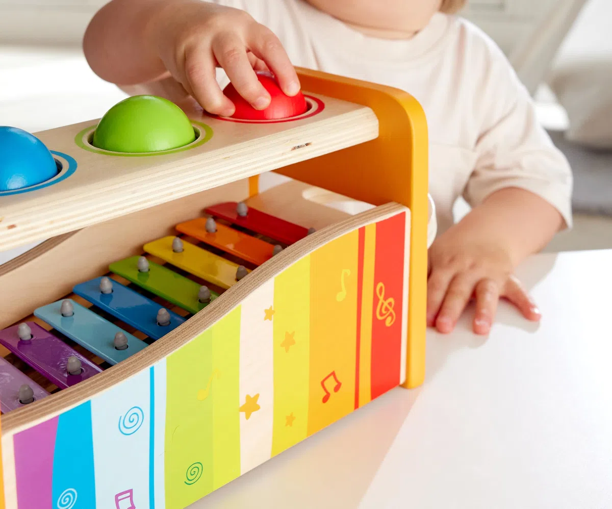 Hape Banco delle Palline con Xilofono | Giocattolo Musicale di Legno Resistente per Bambini