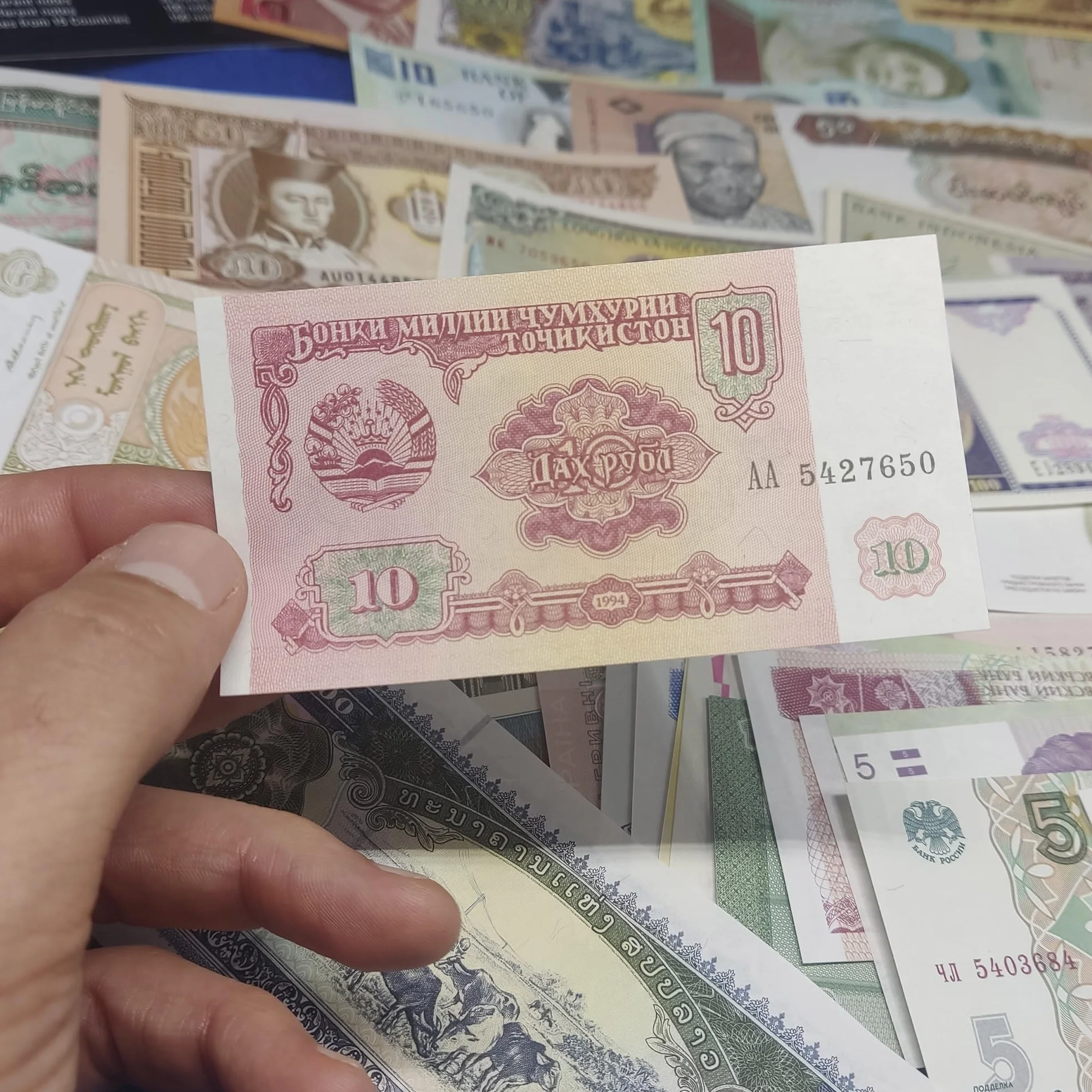 IMPACTO COLECCIONABLES | Collezione di 50 Banconote Autentiche del Mondo – Senza Duplicati, Fuori Corso e provenienti da Diversi Paesi | Ideale per Collezionisti, Include Certificato di Autenticità