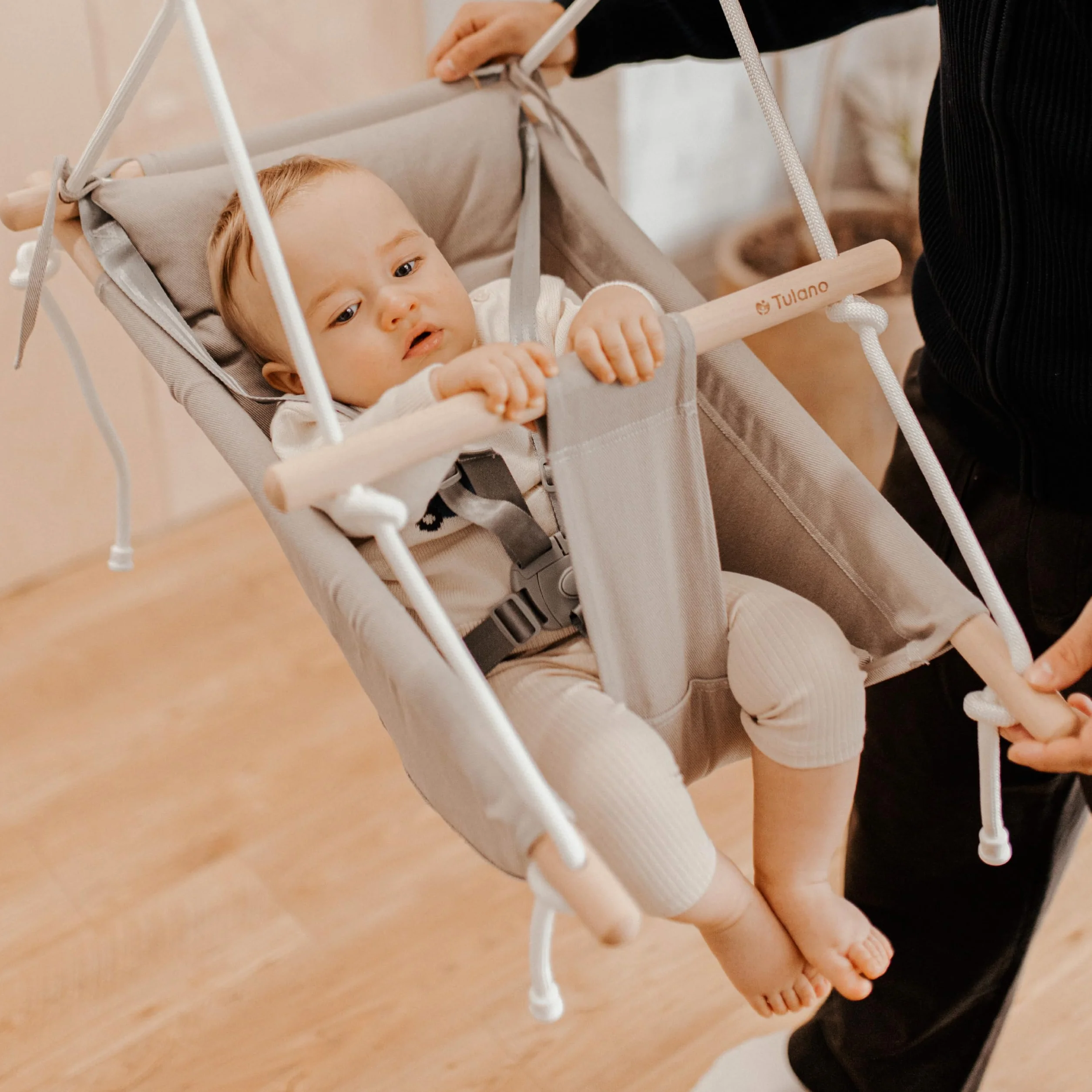 Tulano Hop 40 Altalena per bambini 3in1 - Altalena sospesa e seggiolino in cotone e legno - Dai 6 mesi - Imbottitura sicura - Portata 60 kg - Per interno ed esterno - Grigio