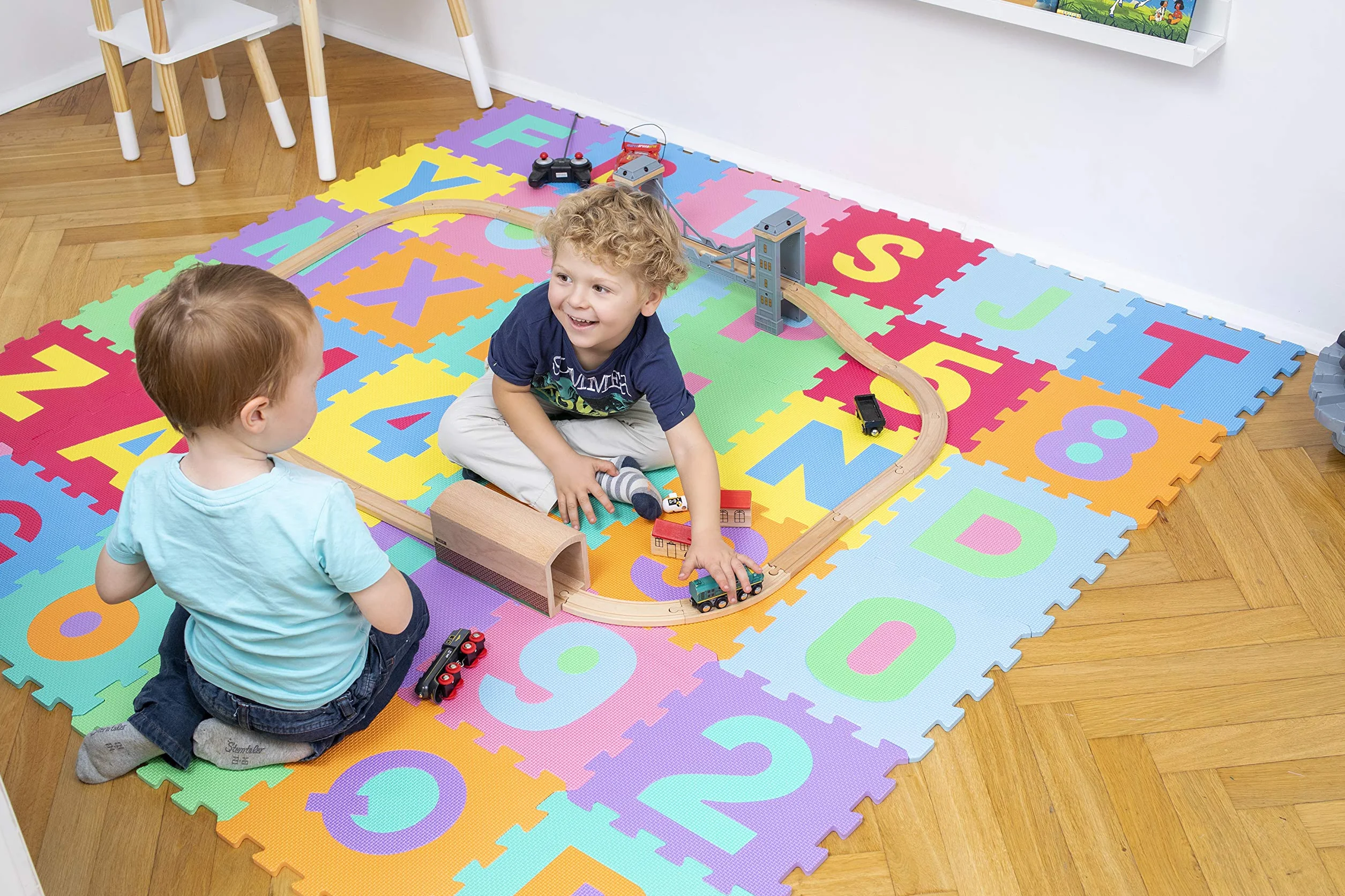 KIDUKU Tappeto Puzzle 36 pezzi Testato TÜV Rheinland con numeri e lettere colorati in morbida gomma EVA resistente isolante lavabile per bambini