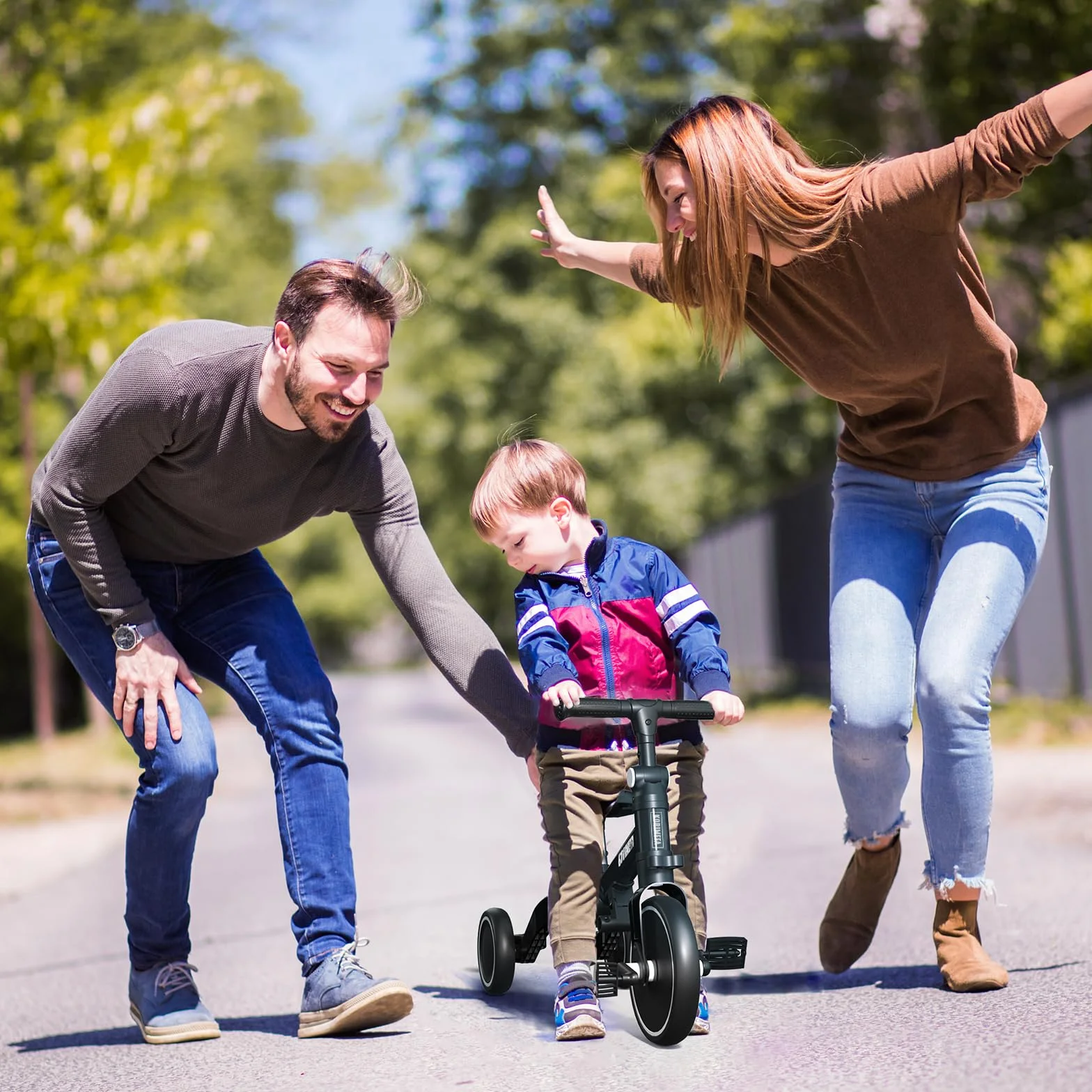 KORIMEFA Bicicletta per bambini, Triciclo a 3 ruote per bambini da 1-3 anni,maniglia di spinta, pedale rimovibile,schienale,maniglia di guida per i genitori,Natale per il primo compleanno (Nero)