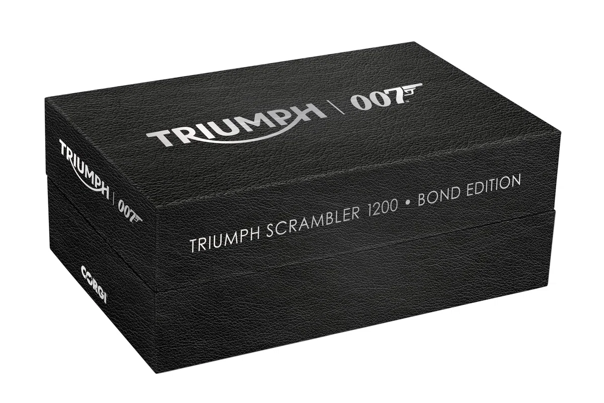 Corgi Modellini di Auto Pressofusi, Cc08402 Triumph Scrambler 1200 Bond Edition, Regali Souvenir per Uomini, Donne e Bambini Dal Regno Unito, Piccoli Modelli di Auto Giocattolo Pressofuso per Ragazzi