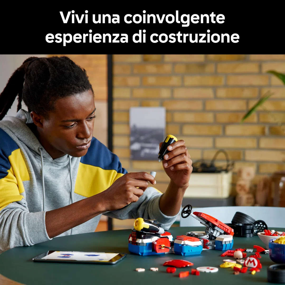 LEGO Mario Kart: Mario e Kart Standard - Personaggio Nintendo da Esposizione con Modellino di Auto per i Fan del Videogioco - 72037